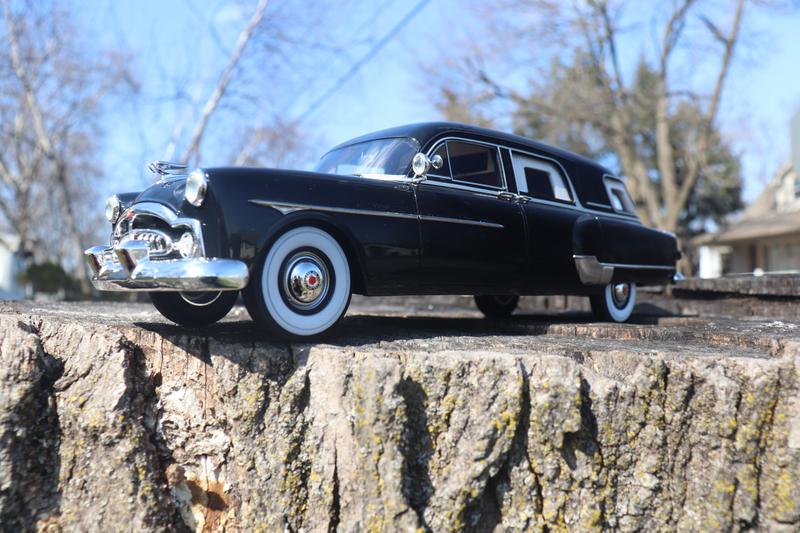 Illustration for article titled 1/18 Packard Henney HearseĀ